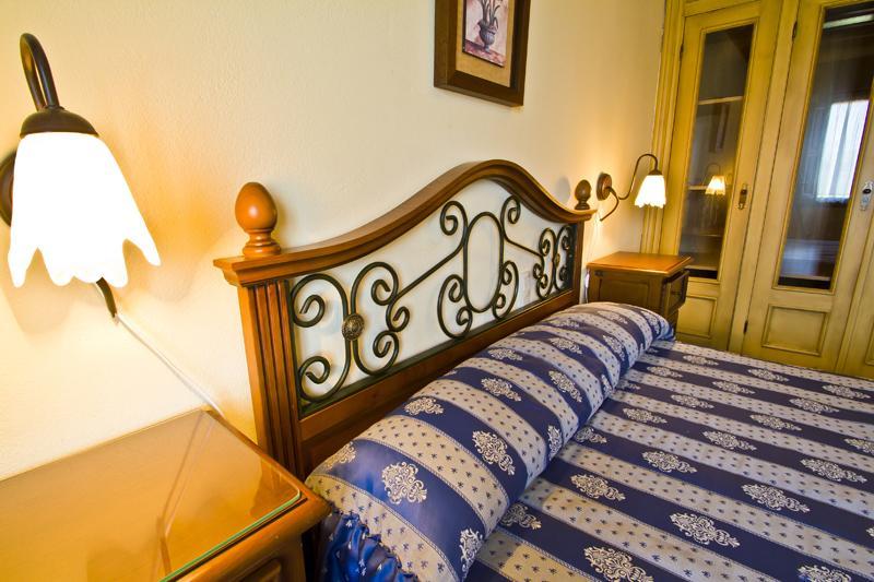 Hospedaje Granada San Vicente De La Barquera Pokój zdjęcie